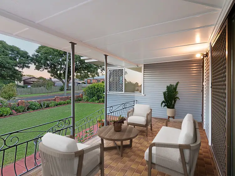 17 Bristol Street, Newtown QLD 4350