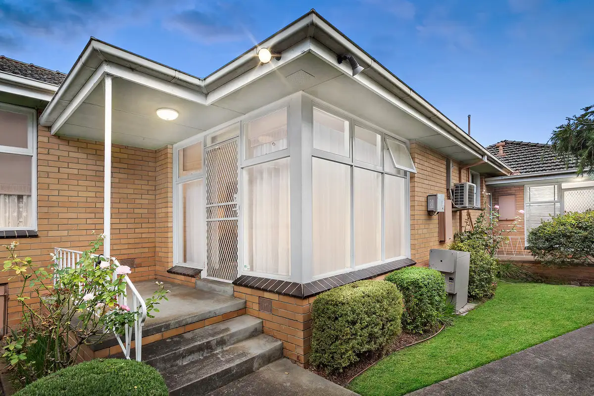 Main view of Homely unit listing, 2/33 Logan Street, Canterbury VIC 3126