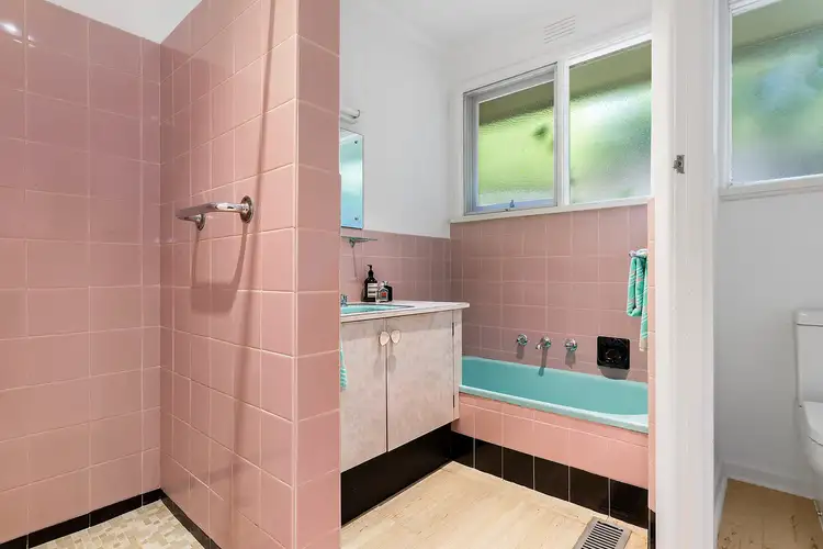 Fifth view of Homely unit listing, 2/33 Logan Street, Canterbury VIC 3126