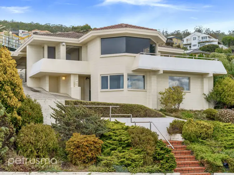 302 Churchill Avenue, Sandy Bay TAS 7005