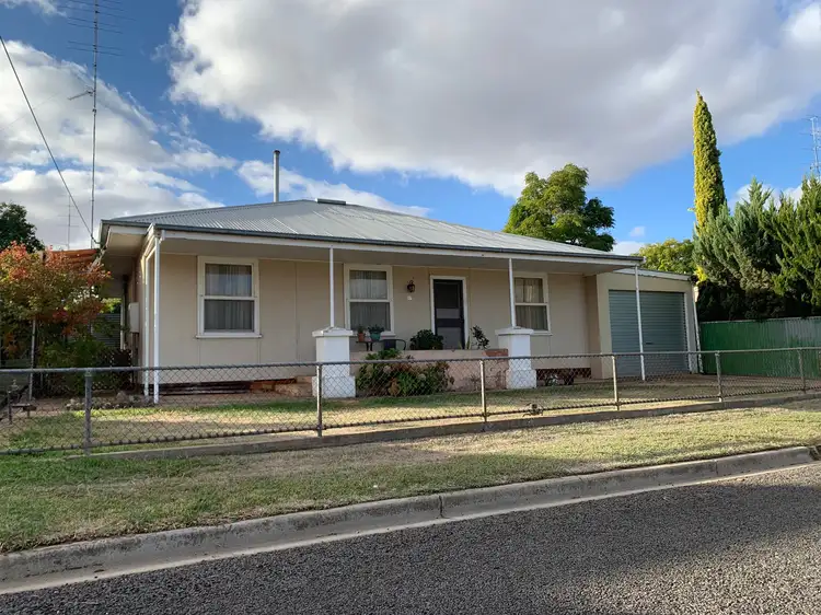 17 Wright Street, Clare SA 5453