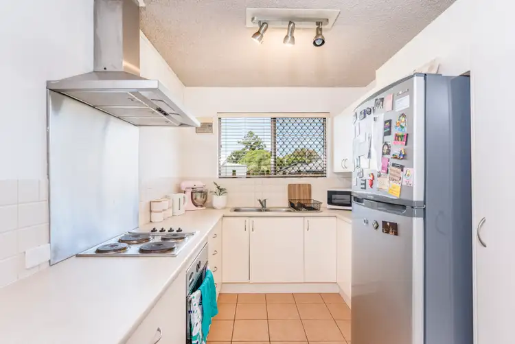 Fourth view of Homely unit listing, 2/230 Riding Road, Balmoral QLD 4171