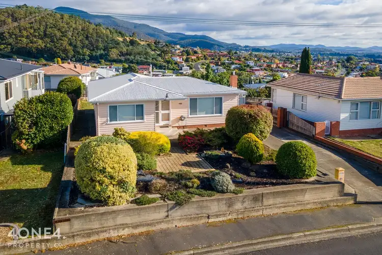 12 Huntley Street, Montrose TAS 7010