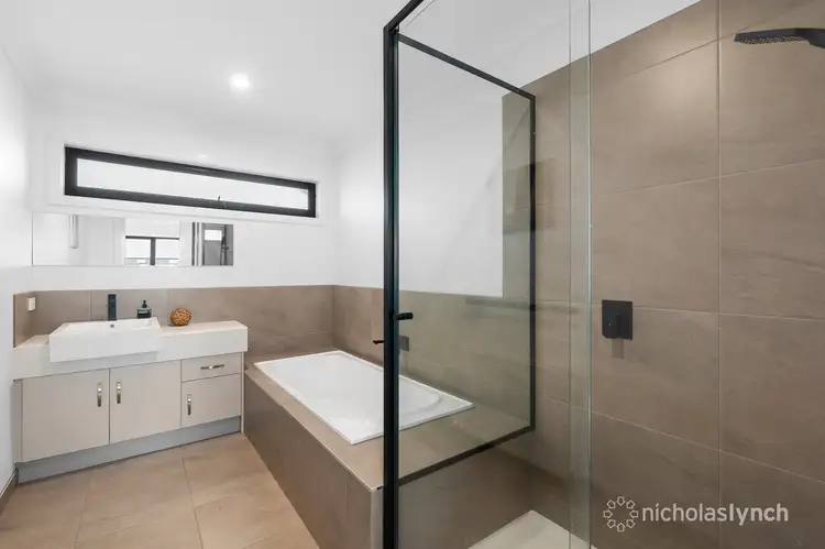 Fourth view of Homely house listing, 2 Bainbridge Court, Carrum Downs VIC 3201