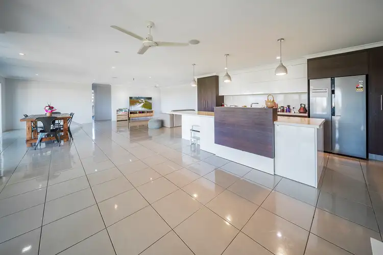 38 Palmerston Drive, Branyan QLD 4670