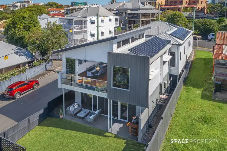 31 York Parade, Spring Hill QLD 4000