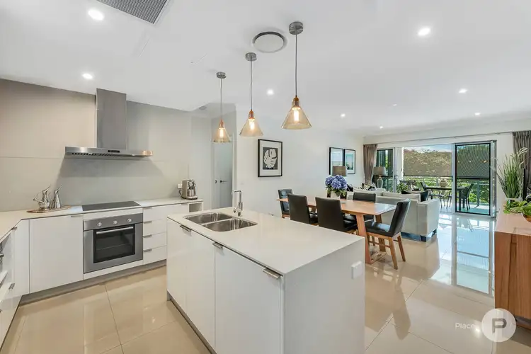8/53-61 Kitchener Street, Coorparoo QLD 4151