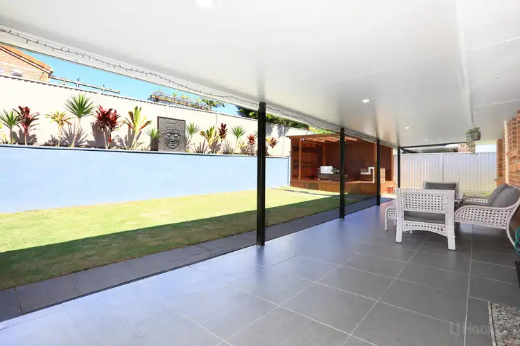 2/4 Jessica Court, Arundel QLD 4214