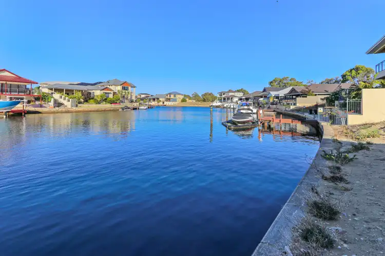 18 Leisure Way, Halls Head WA 6210