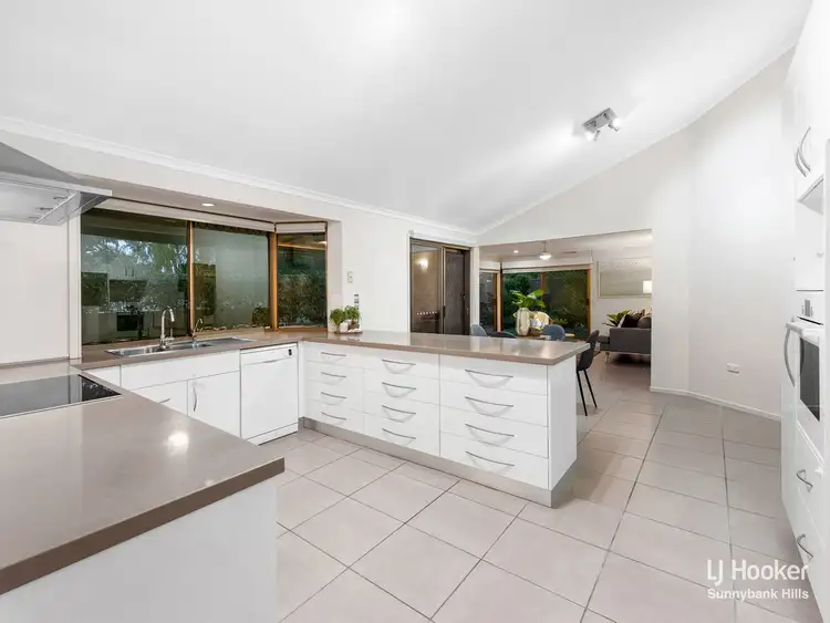 Fifth view of Homely house listing, 2 Harvey Place, Wishart QLD 4122