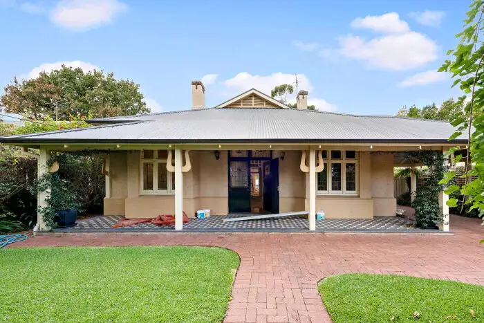 19 Cambridge Terrace, Kingswood SA 5062