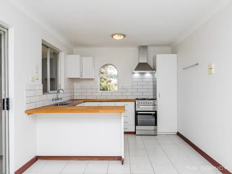 Fourth view of Homely house listing, 10 Bayou Court, Heathridge WA 6027
