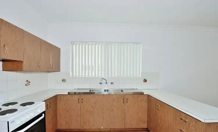 Fifth view of Homely house listing, 10 Farrington Street, Warnbro WA 6169