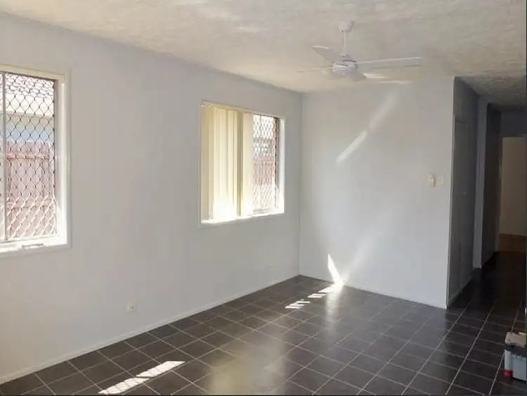Fourth view of Homely semi-detached listing, 1/27 Albion Avenue, Miami QLD 4220