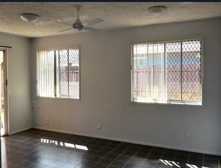 Fifth view of Homely semi-detached listing, 1/27 Albion Avenue, Miami QLD 4220