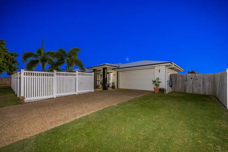 17 Back Hill Drive, Coral Cove QLD 4670