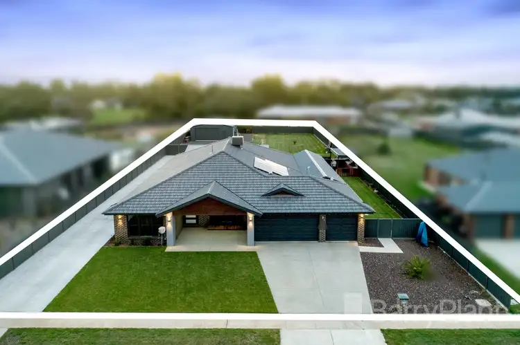 Main view of Homely house listing, 8 Vantage Court, Cardigan VIC 3352