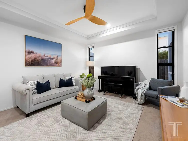 Fifth view of Homely house listing, 10 Linacre Crescent, Carindale QLD 4152