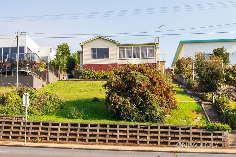 16 West Park Grove, Parklands TAS 7320