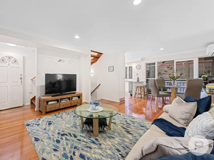 4/7 Miles Street, Hawthorne QLD 4171
