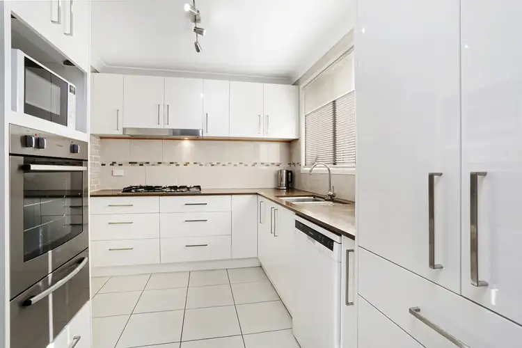 18 Harwood Place, St Helens Park NSW 2560