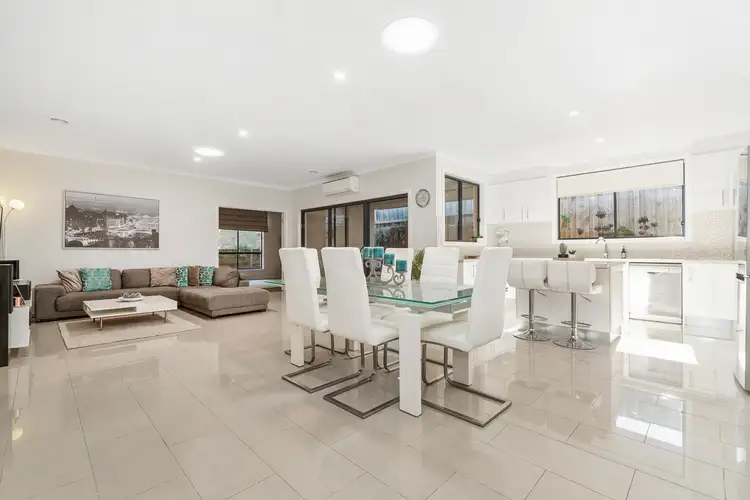 27 Rhone Gove, Skye VIC 3977