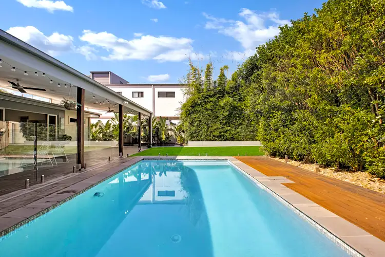 26 Poinciana Boulevard, Broadbeach Waters QLD 4218