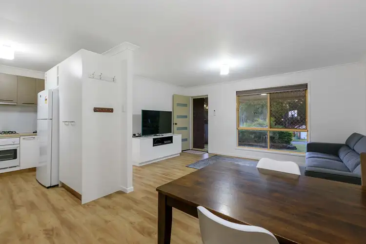 5 Sonorous Close, Regents Park QLD 4118