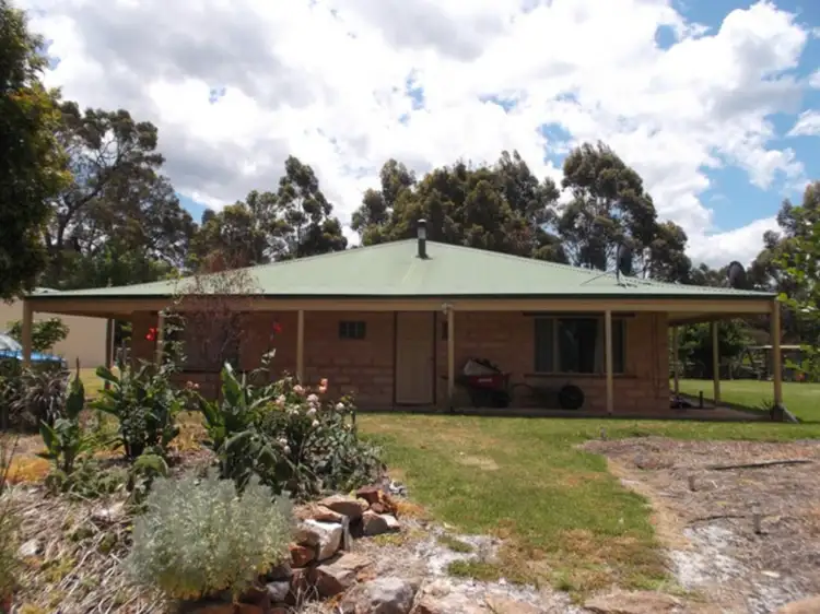 20 Parkfield Drive, Northcliffe WA 6262