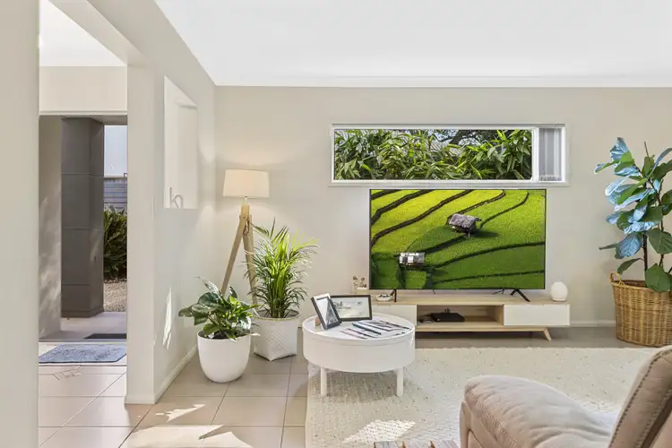 Main view of Homely unit listing, 2/1 Barry Street, Mount Lofty QLD 4350