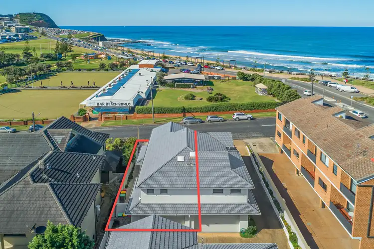 Main view of Homely townhouse listing, 2/32 Kilgour Avenue, Merewether NSW 2291