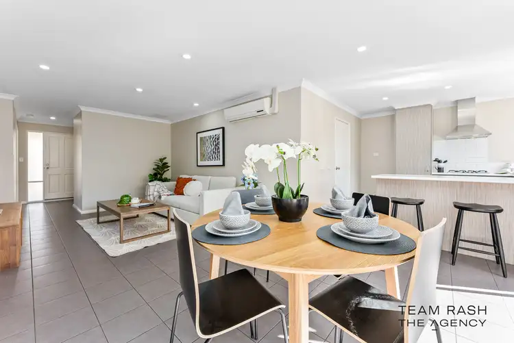 25/11 Hazlett Way, Canning Vale WA 6155