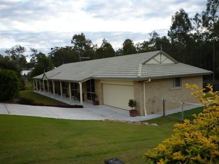 40 Leesmore Court
