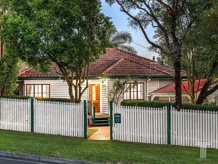 15 Navy Street, Holland Park West QLD 4121