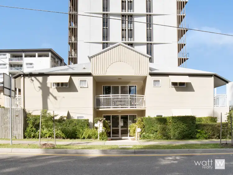 1/61 Sparkes Street, Chermside QLD 4032