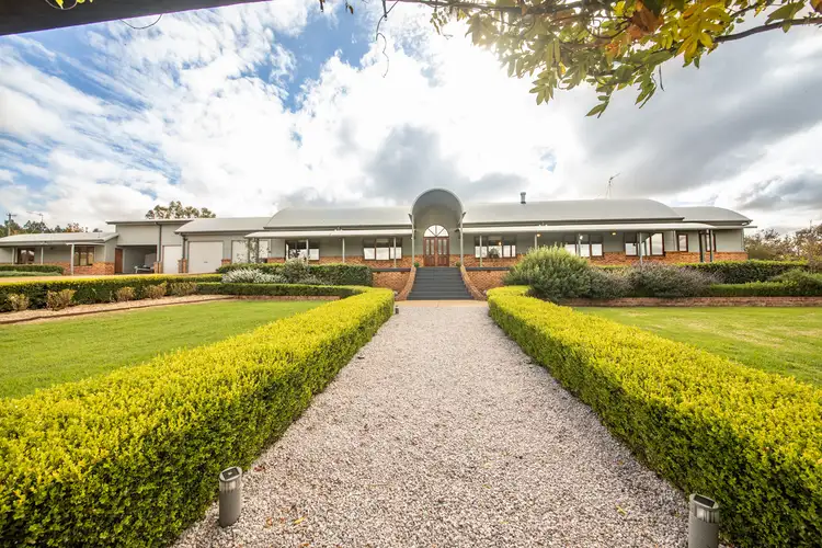 6R Harefield Road, Dubbo NSW 2830