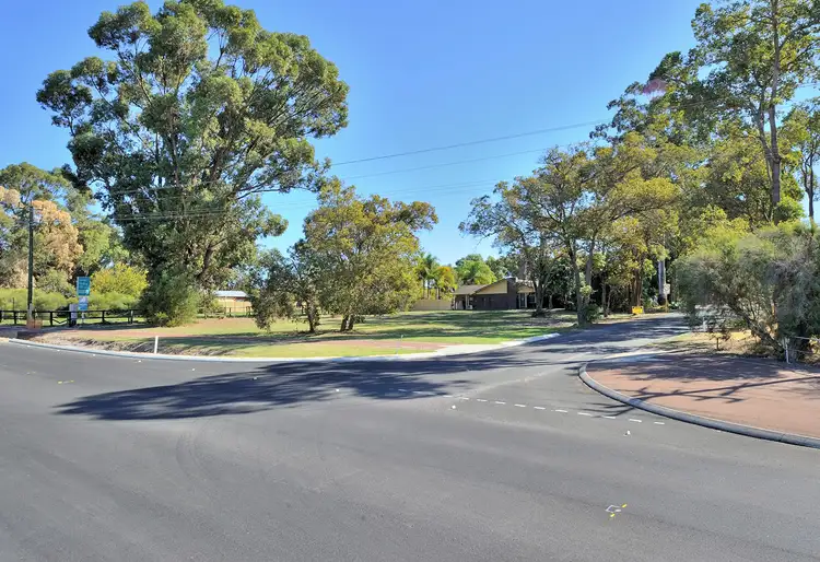 5 Woollcott Avenue, West Swan WA 6055