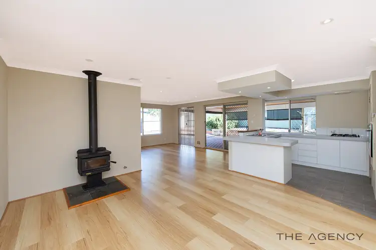 14 Satinash Retreat, Halls Head WA 6210