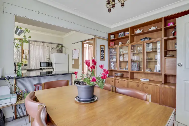 64 Ravenswood Street, Bega NSW 2550
