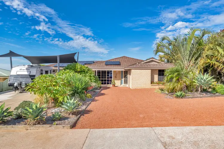 6 Allamanda Way, Halls Head WA 6210