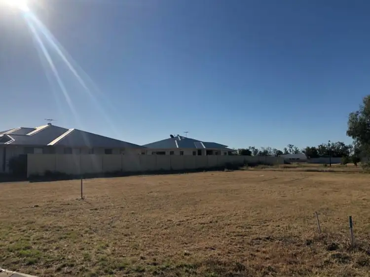 64 Canterbury Road, Emerald QLD 4720