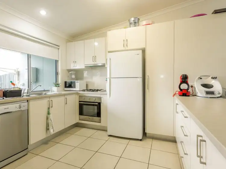 Second view of Homely unit listing, 17/8 Hillcrest Street, Emerald QLD 4720