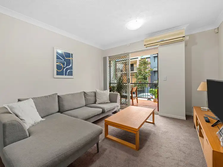 Second view of Homely apartment listing, 2/95 Berry Street, Spring Hill QLD 4000