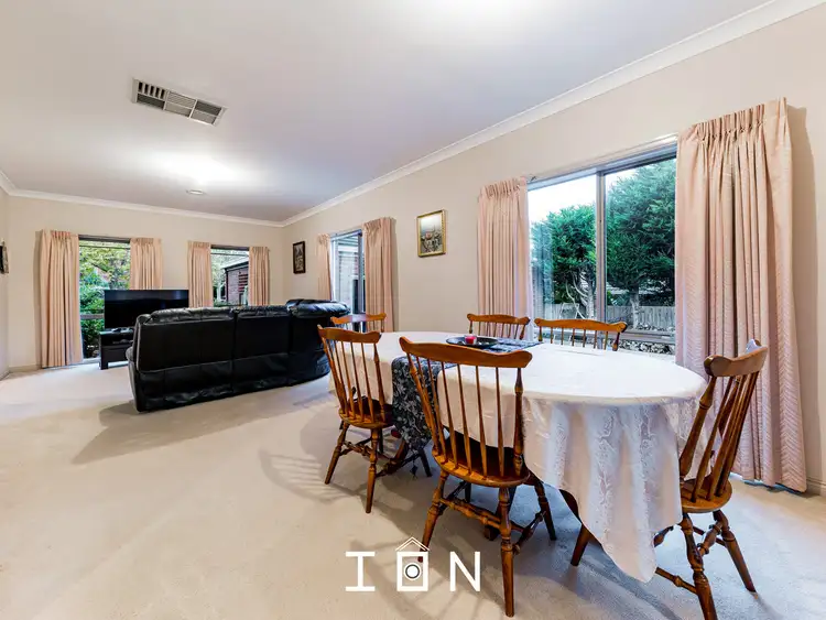 Fifth view of Homely house listing, 2 Milburn Court, Endeavour Hills VIC 3802
