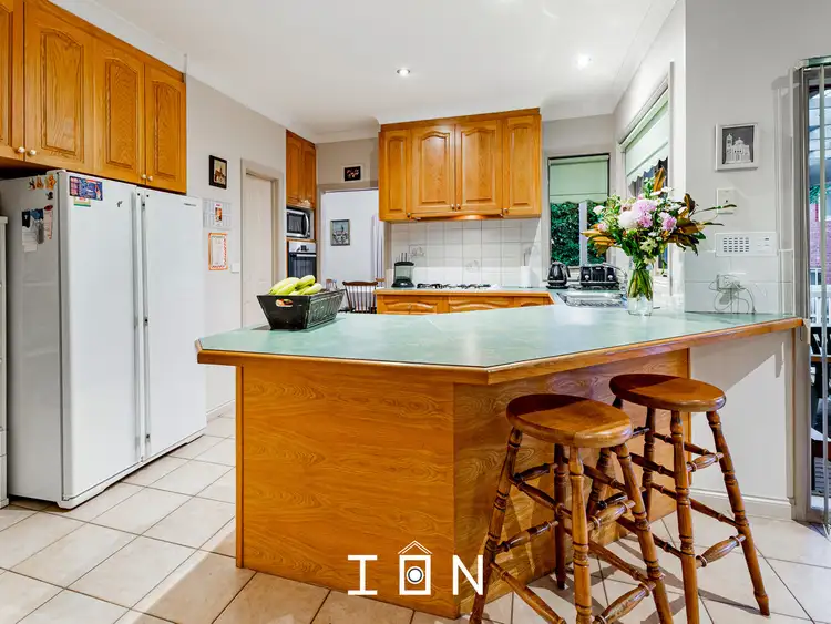 Sixth view of Homely house listing, 2 Milburn Court, Endeavour Hills VIC 3802