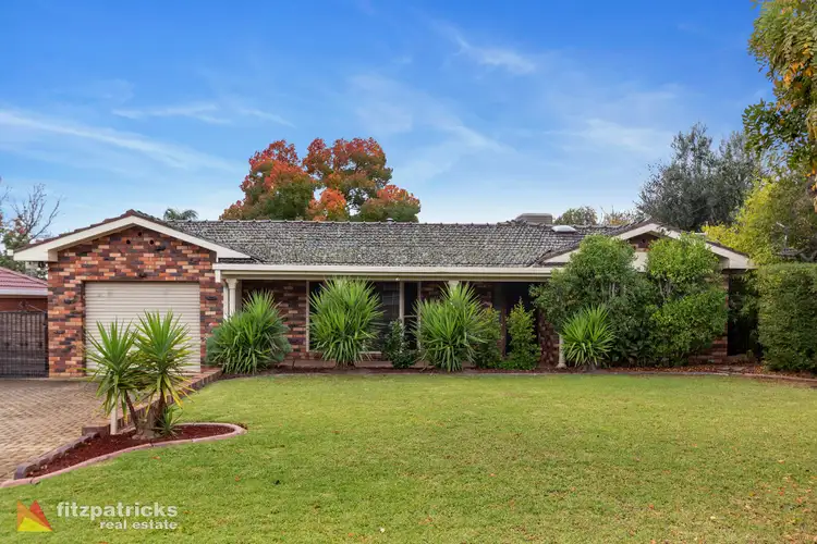 2 Azalea Place, Lake Albert NSW 2650