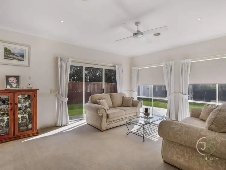 Fifth view of Homely house listing, 8 Lochgreen View, Cranbourne VIC 3977