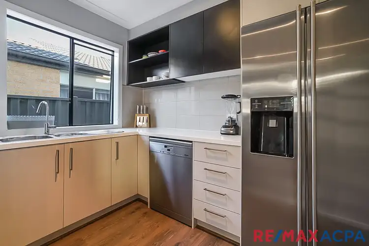 Sixth view of Homely house listing, 8 Berkshire Avenue, Truganina VIC 3029
