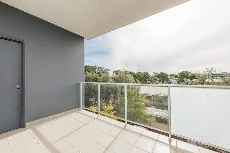35/2 Walsh Loop, Joondalup WA 6027