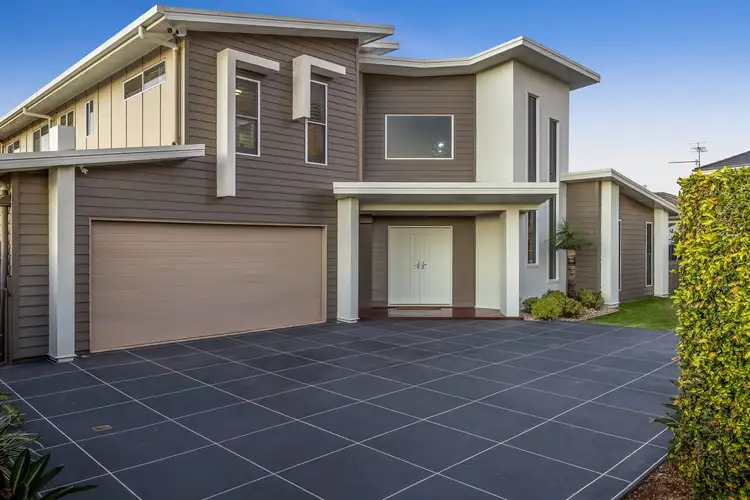 Main view of Homely house listing, 8 Fadden Crescent, Middle Ridge QLD 4350